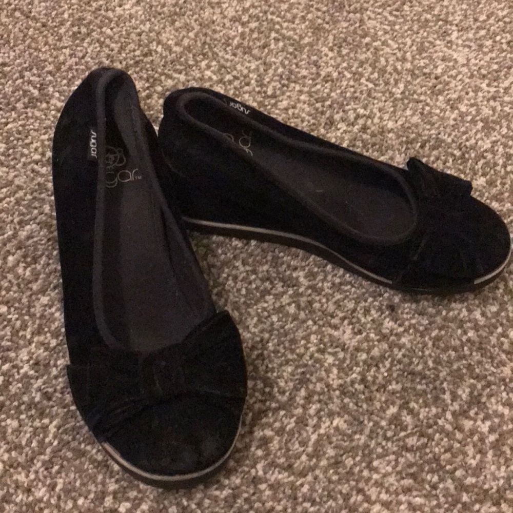 Black shoes